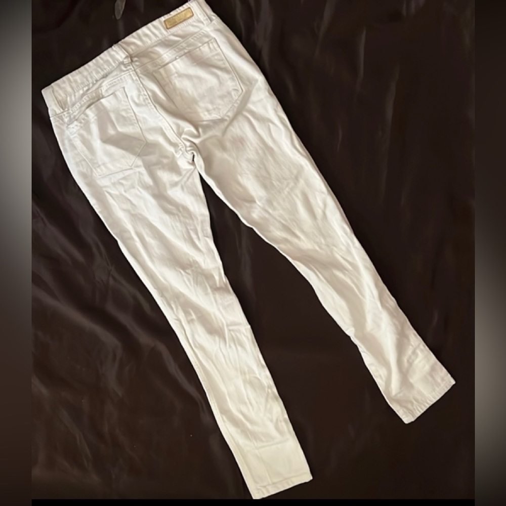 BLANKNYC White Girl’s Jeans Pants.  Size 12.  No stains or tears. - Picture 2 of 5